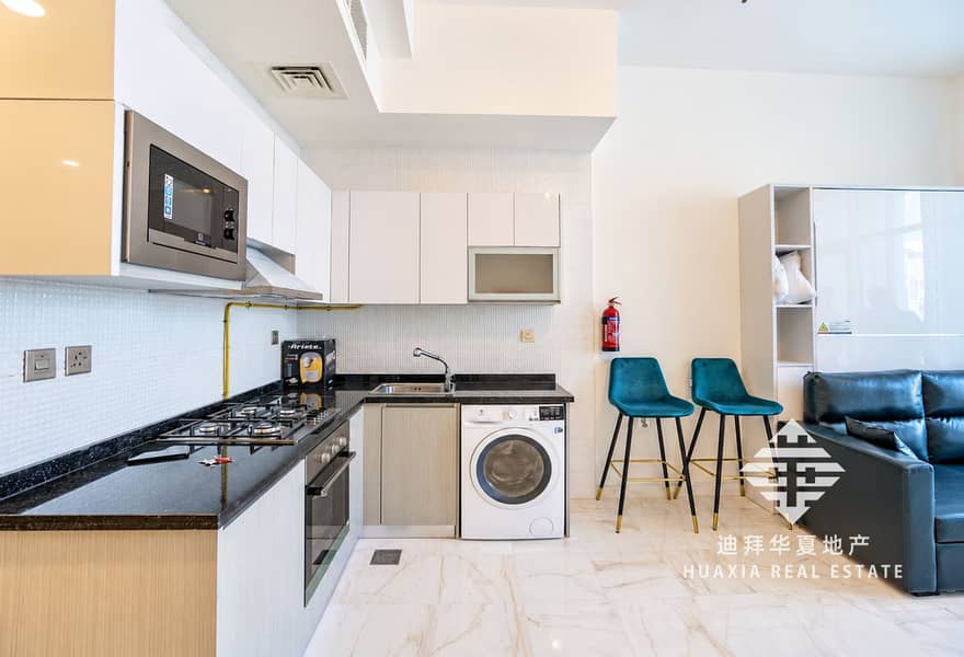 2 Bright Modern Open-Plan Kitchen Living Area. png