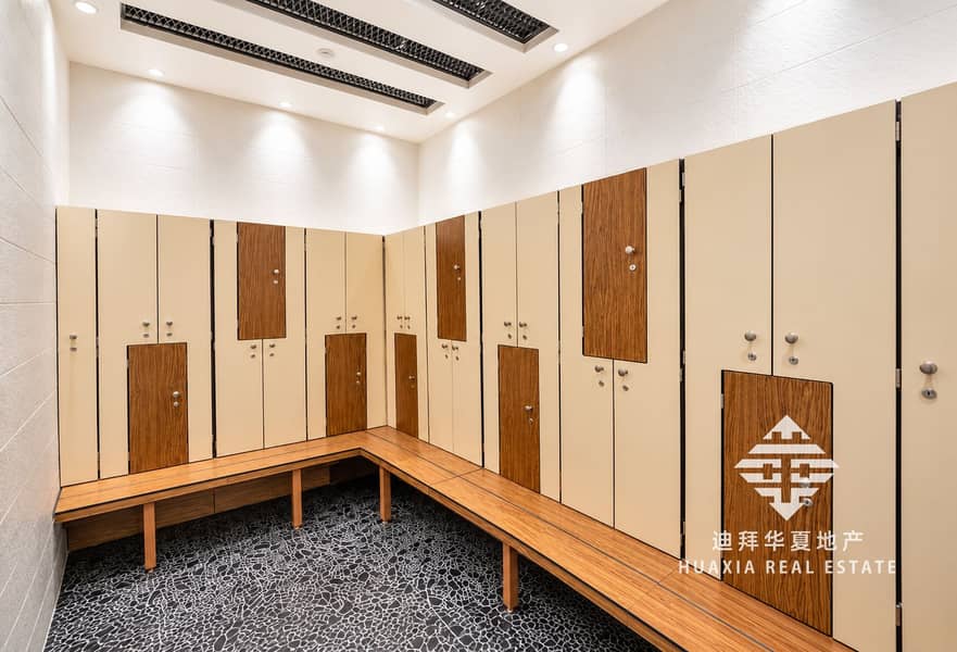 13 Modern L-Shaped Locker Room. png