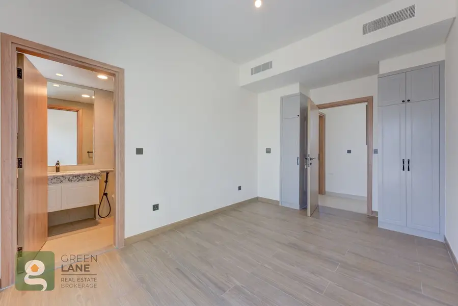 5+Maid | Corner | Single Row | Q1 2027
