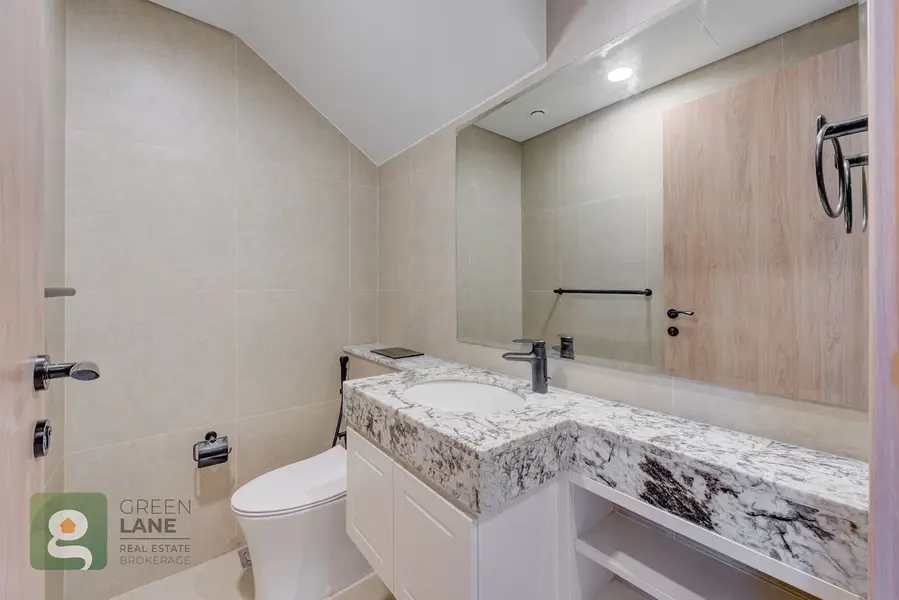 5+Maid | Corner | Single Row | Q1 2027