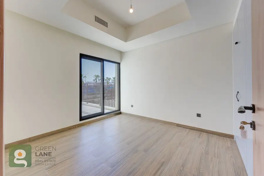 5+Maid | Corner | Single Row | Q1 2027