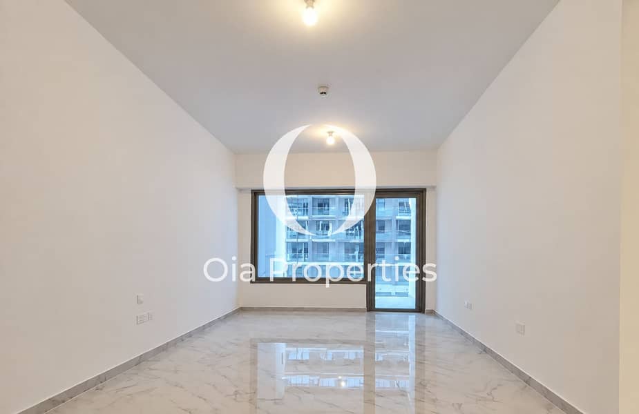 3 Minimalist Room with City View. png