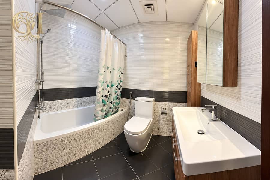 7 Modern Minimalist Bathroom Interior. png