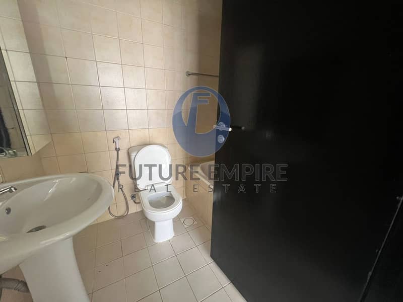 9 dbd570bf-9029-40d4-8cb5-aaf39a175419. jpg