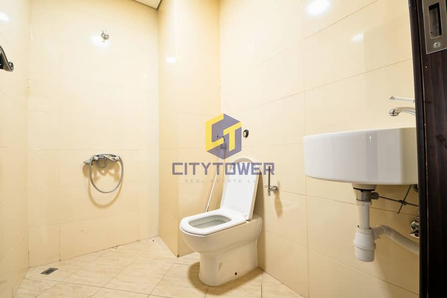 8 Al-Jaddaf-Noor-Al-Safa-Maid-room-washroom. jpg