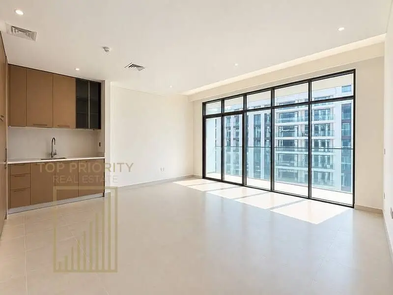Prime Location | Ready to Move | Sea View