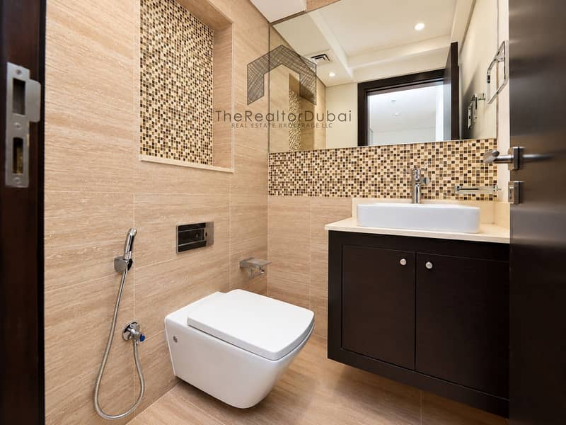 22 Modern Beige Mosaic Bathroom. png