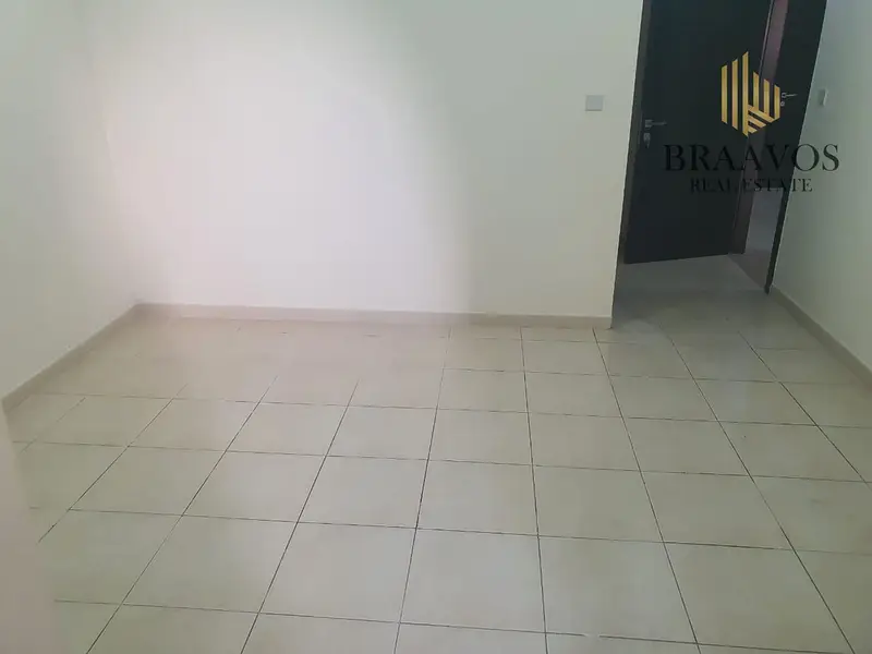 Unfurnished 1BR Apartment | Silicon Gates 1 | Balcony & Pool Access