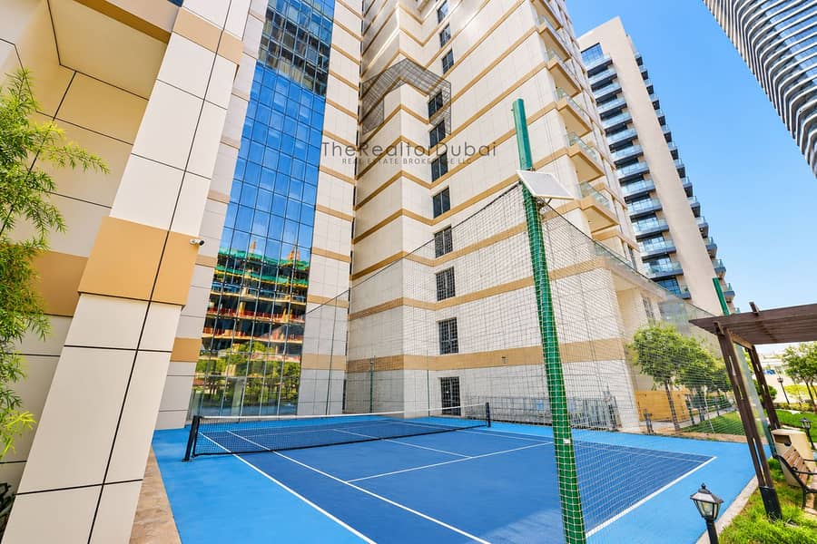 21 Sunlit Modern Courtyard Sports Court. png