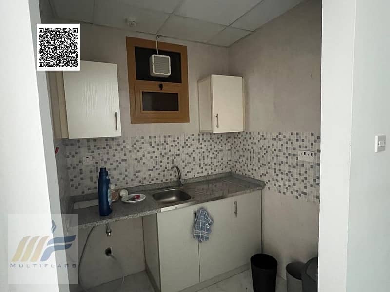 8 08afd76d-cbdd-4e51-b3b8-c50d5b83f2a6. jpg