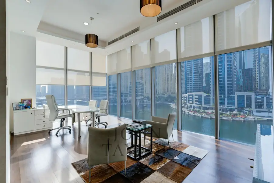 A workspace with panoramic views in the Marina Mall Hotel