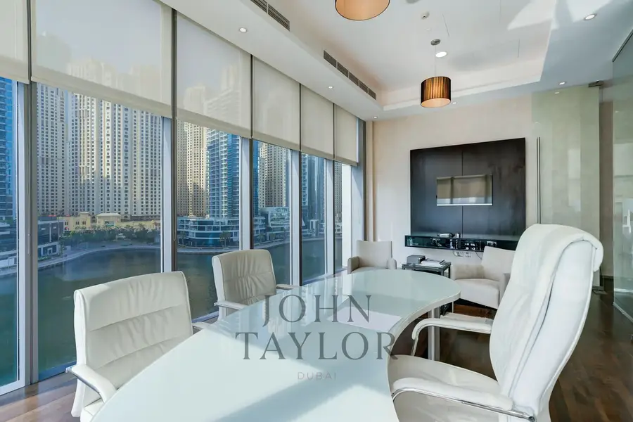 A workspace with panoramic views in the Marina Mall Hotel
