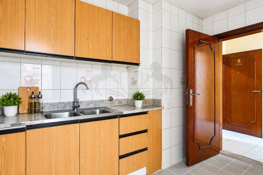 6 Modern Kitchen with Open Doorway. png