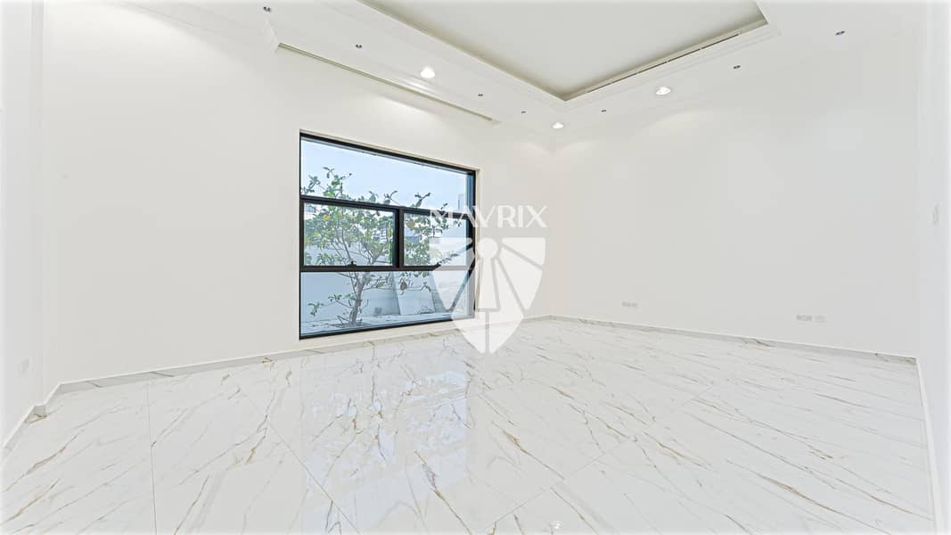 9 Image 9