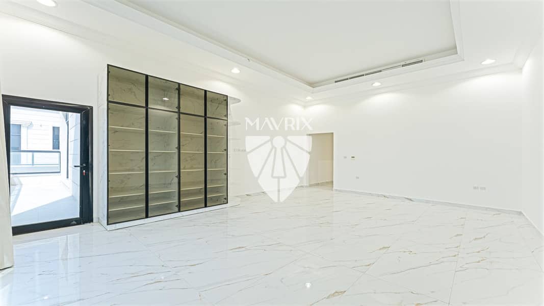 12 Image 12