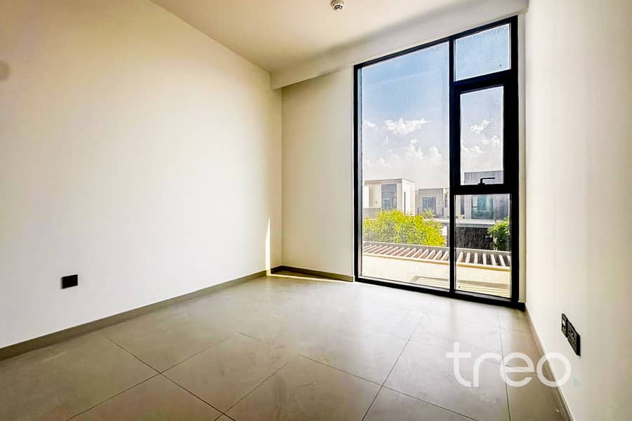 7 bedroom 1. jpg
