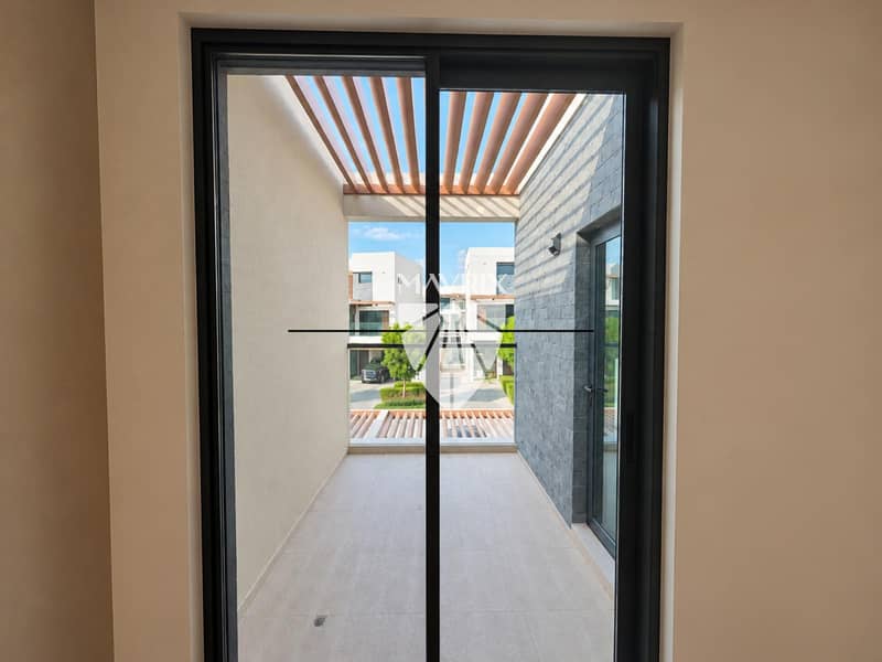 8 Image 8