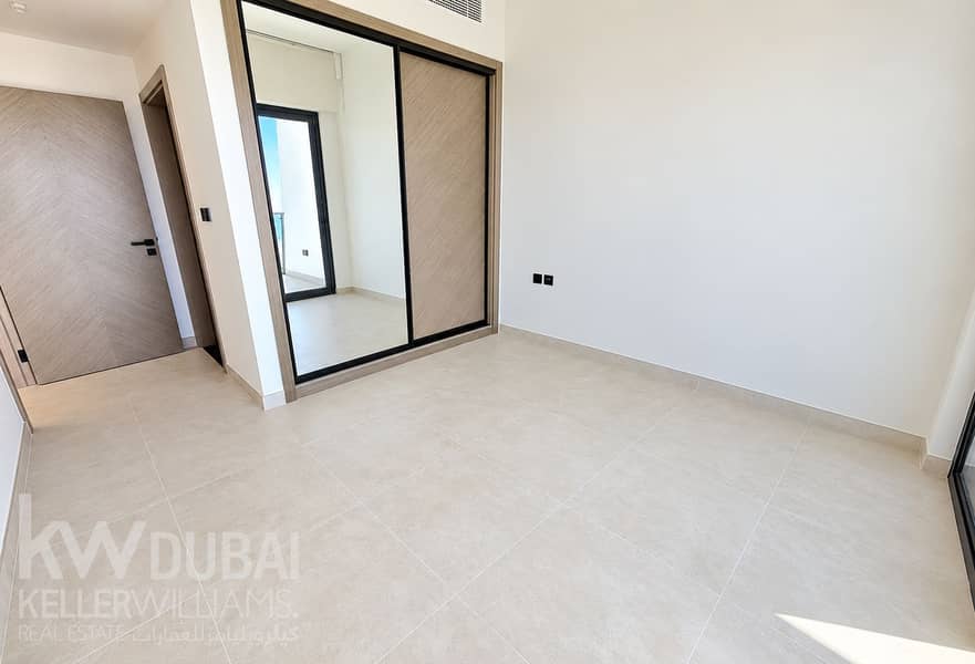 3 Modern Minimalist Bedroom Interior. png