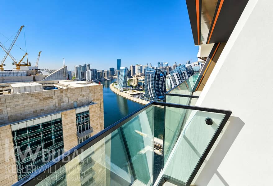 6 Dubai Skyline Overlooking Curved Canal. png