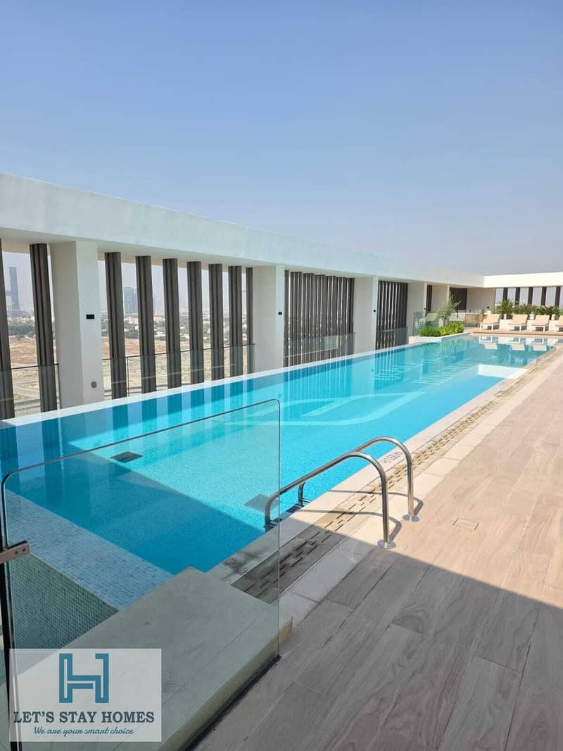 18 Swimming Pool2. jpg