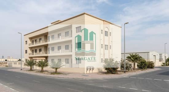 Labour Camp te Huur in Al Jurf, Ajman - Gemini_Generated_Image_ahzxl7ahzxl7ahzx. jpg Labour Camp te Huur in Al Jurf, Ajman - Gemini_Generated_Image_ahzxl7ahzxl7ahzx. jpg