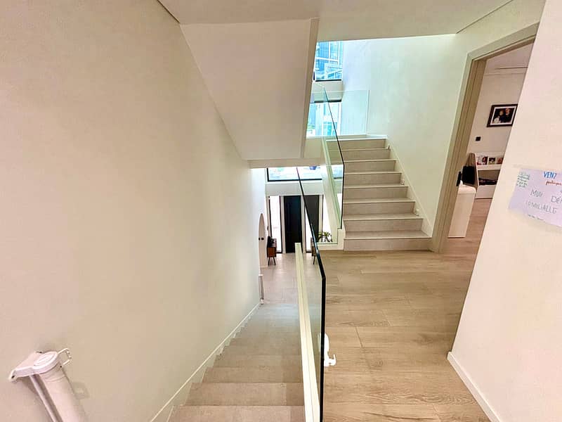 11 P03_01_Escalier. jpg