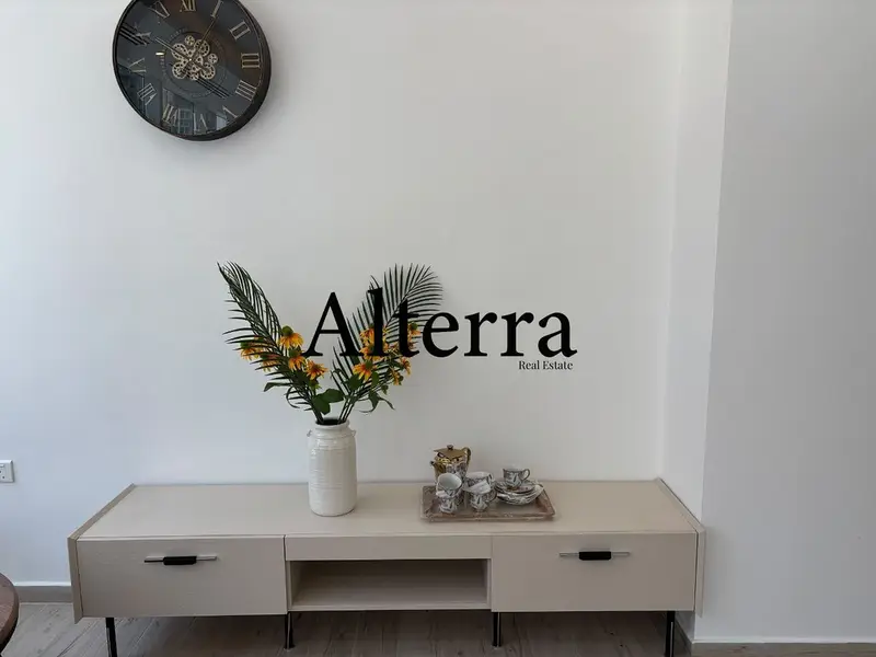 CORNER UNIT | FLOOR TO CEILING WINDOWS | FURNISHED