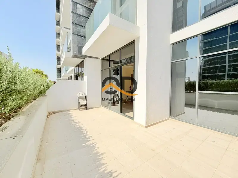 1-bedroom with terrace // Chiller Free // Spacious Layout