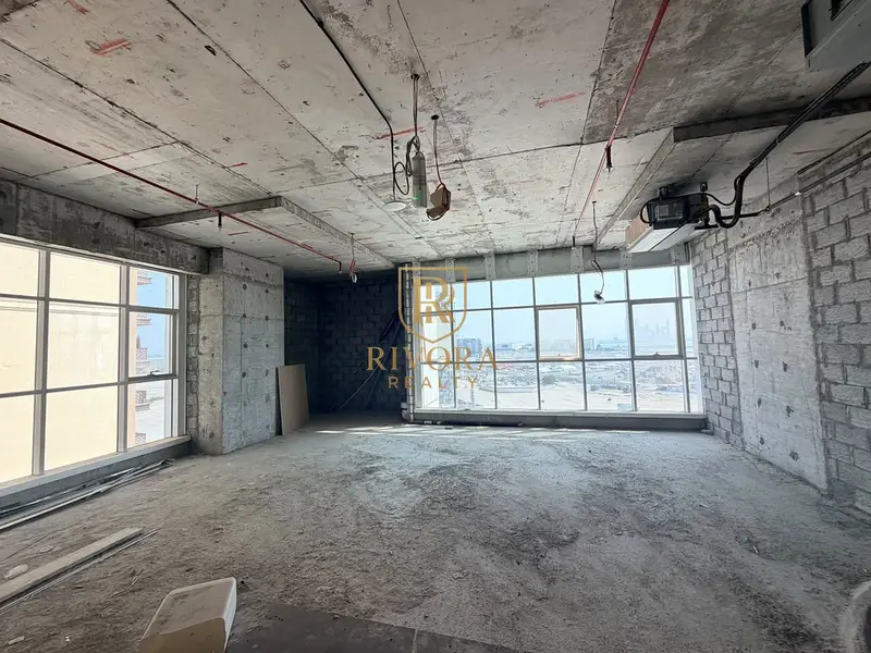OFFICE | SHELL AND CORE | EASY HIGHWAY ACCESS