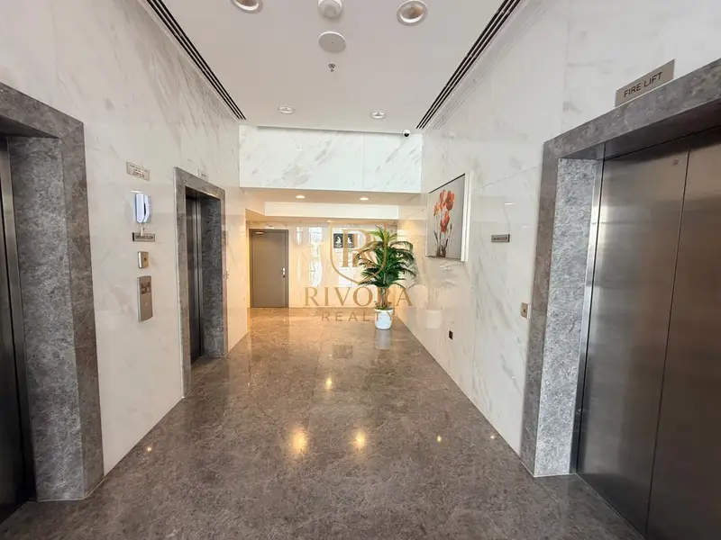 OFFICE | SHELL AND CORE | EASY HIGHWAY ACCESS