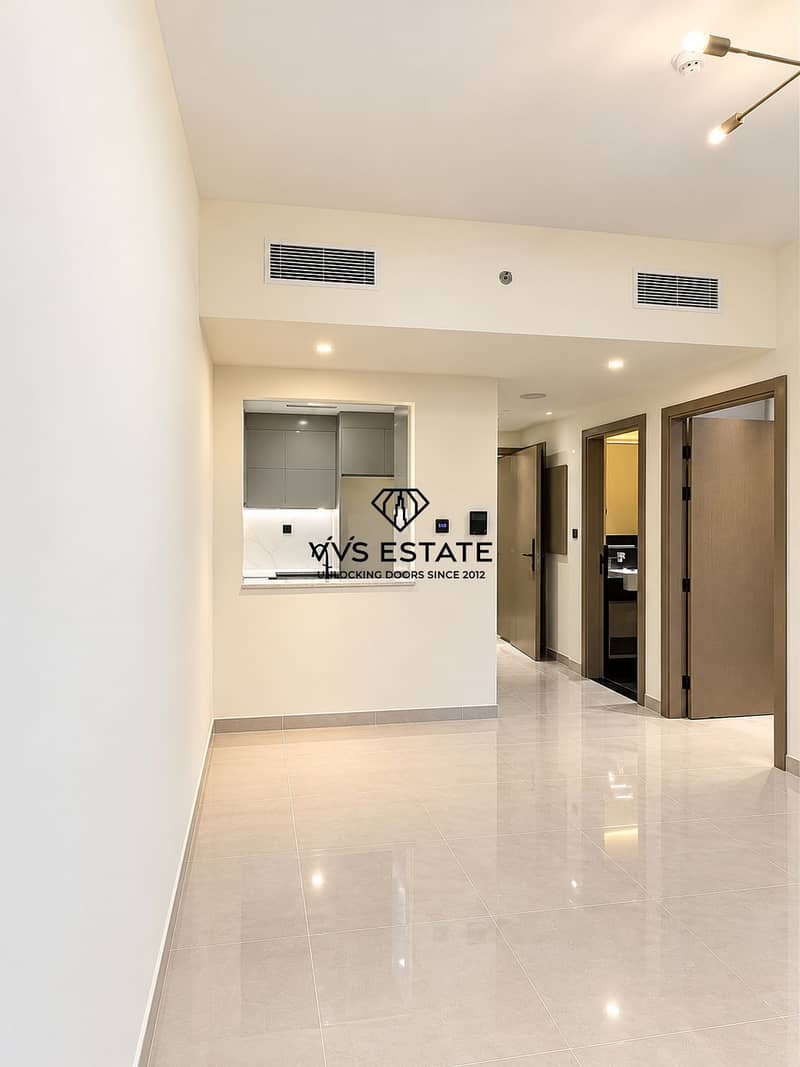 3 Modern Empty Apartment Interior. png