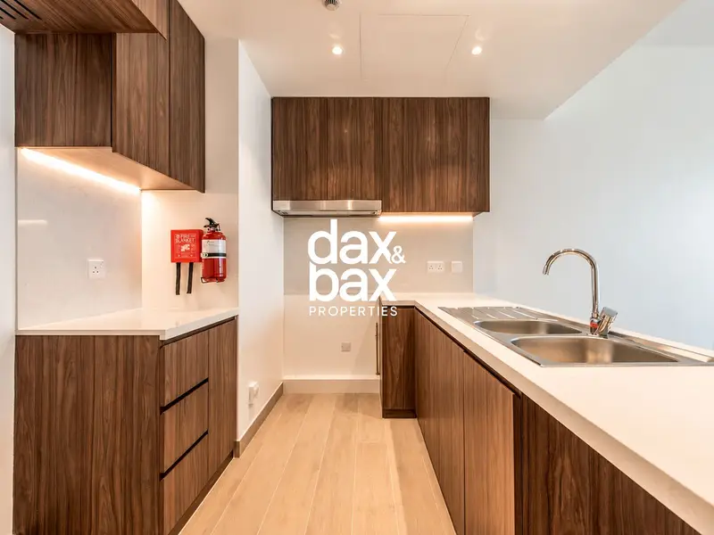 Marina View | Spacious | Modern