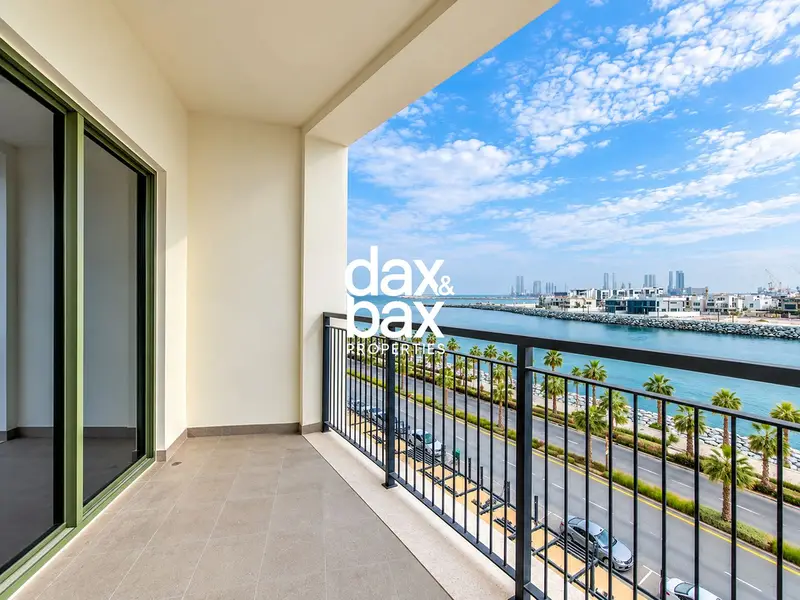 Marina View | Spacious | Modern