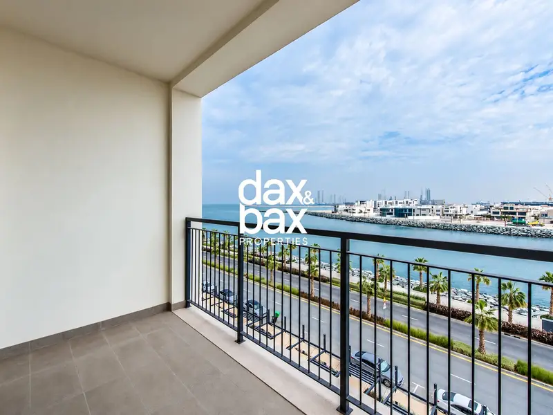 Marina View | Spacious | Modern