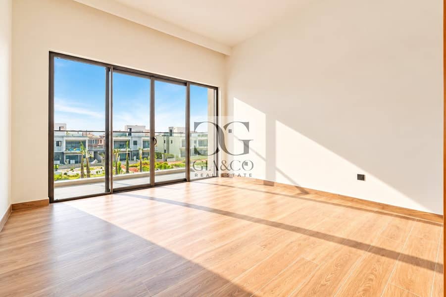 17 Vacant | Lagoon Facing | Prime Location 17