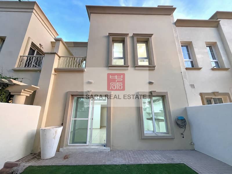 20 Modern Townhouse Courtyard Exterior. png