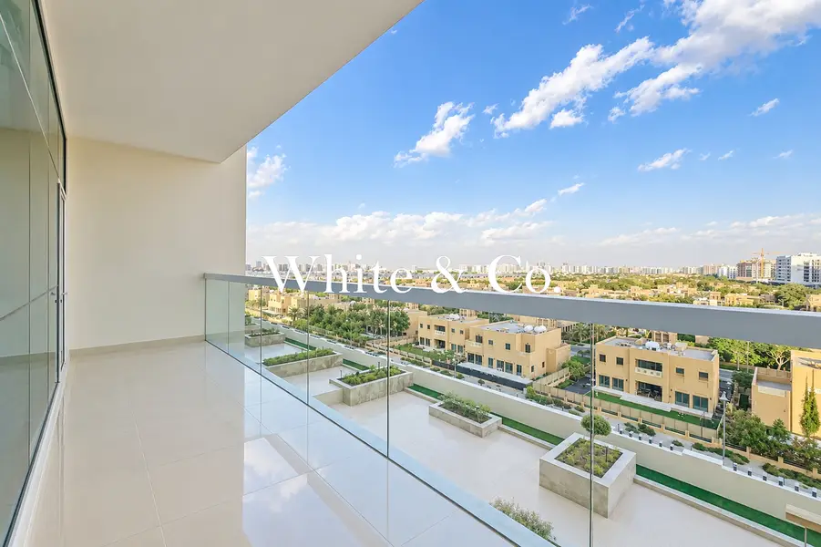 SPACIOUS LAYOUT | VOT | LARGE BALCONY