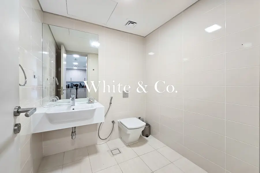 SPACIOUS LAYOUT | VOT | LARGE BALCONY