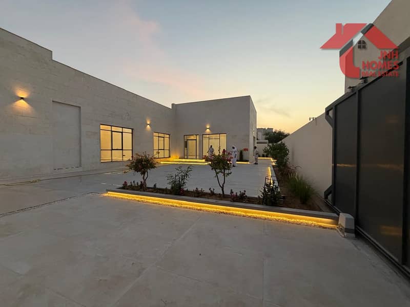 9 frontage1. jpeg