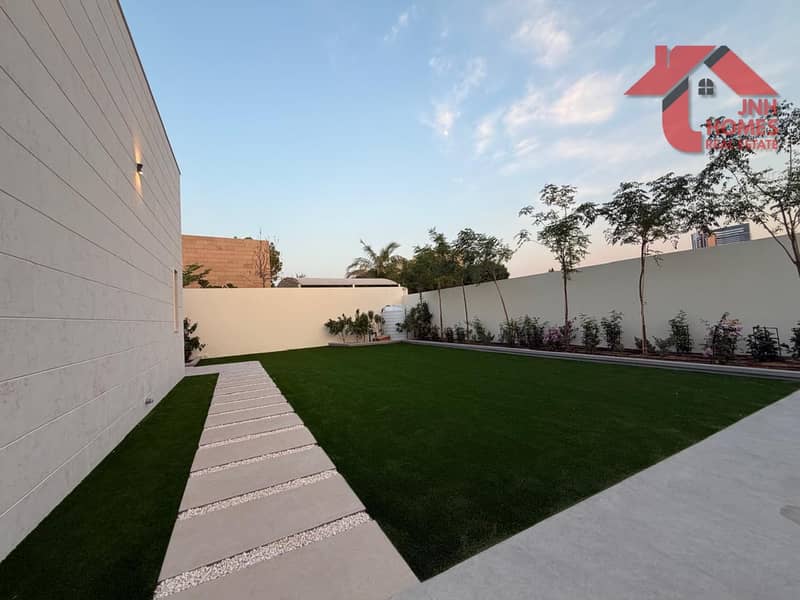 18 sidegarden. jpeg