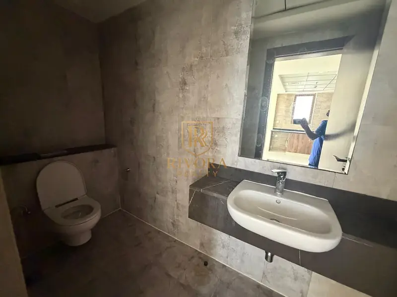2 BHK | BALCONY | CLOSE TO METRO