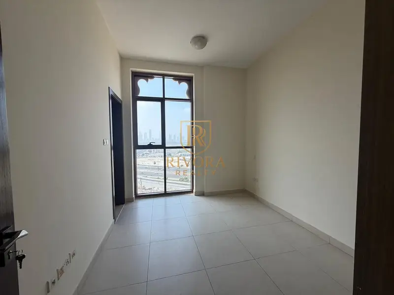 2 BHK | BALCONY | CLOSE TO METRO