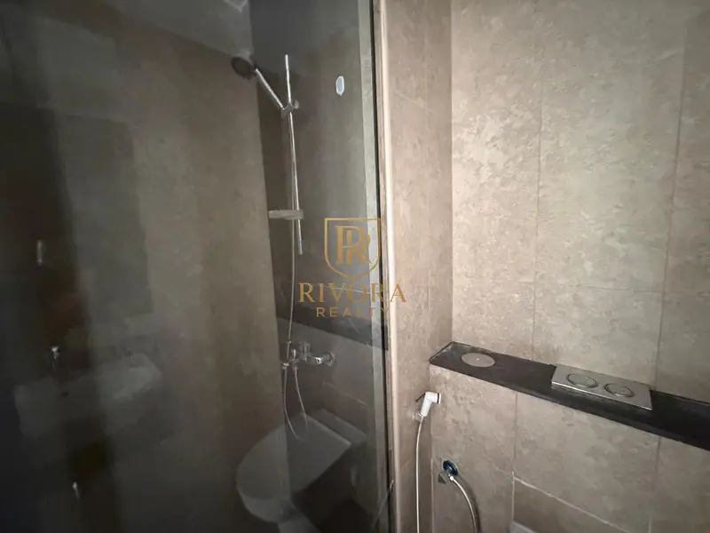 2 BHK | BALCONY | CLOSE TO METRO