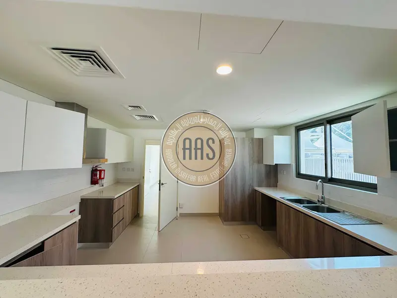 Luxary 4bhk+maidroom villa available for rent //Garden view villas //prime location