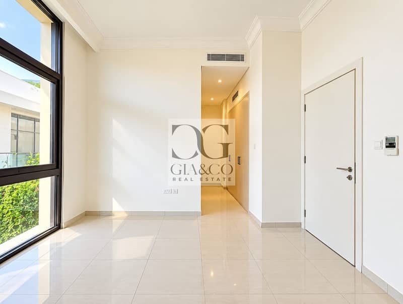 9 Vacant On Transfer | Close To Park | Spacious 9