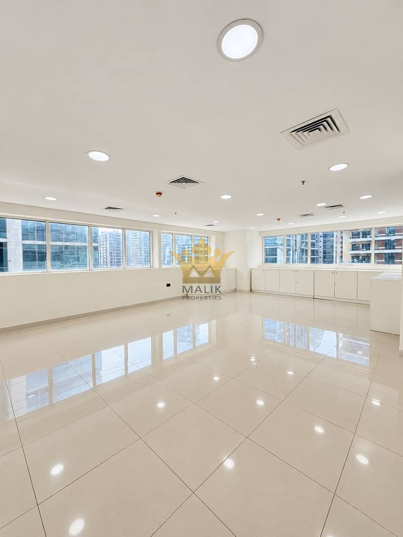 9 Bright, Tidy Office Interior-6. png