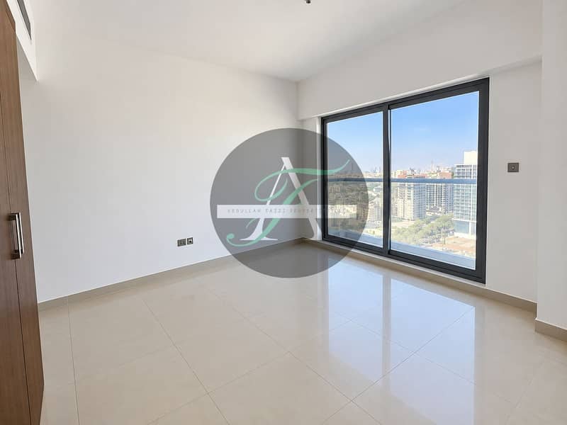 2 Modern Apartment Room with City View. png