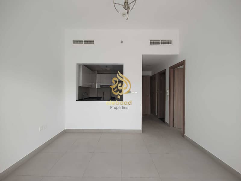 Bright 1BR Apartment | Pine Residence | Balcony & City Views