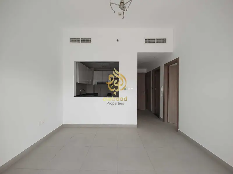 Bright 1BR Apartment | Pine Residence | Balcony & City Views