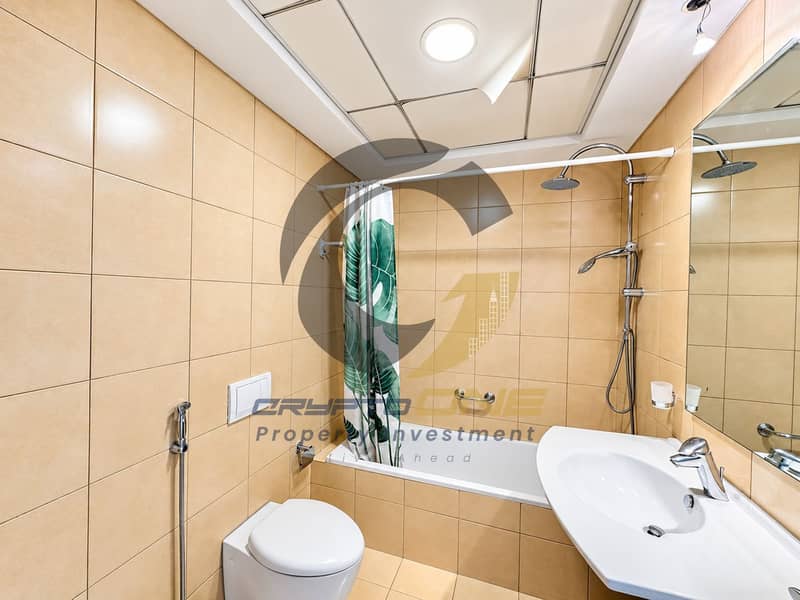 7 wide_angle_interior_photo_of_a_modern_clean_well_6_batch_6. png